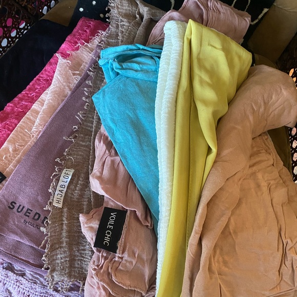 Colorful Hijab Collection - Picture 2 of 3